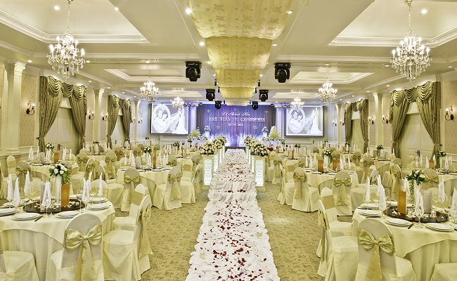 mẫu thiết kế không gian nhà hàng tiệc cưới sang trọng và tiện nghi