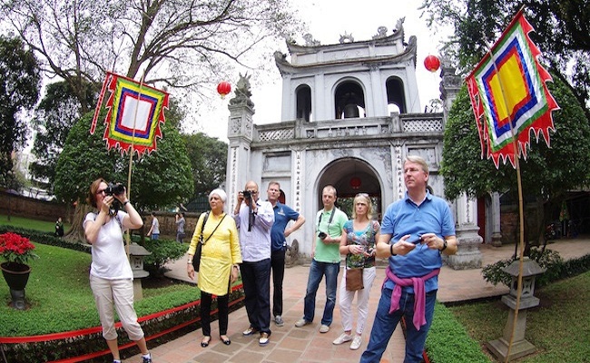 Nghịch lý khách quốc tế đến Việt Nam liên tục đạt kỷ lục - Vì sao khách sạn nào cũng “than ế”?