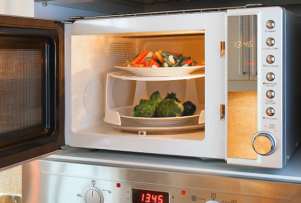 Những lưu ý an toàn nhân viên bếp cần biết khi sử dụng các thiết bị điện gia dụng