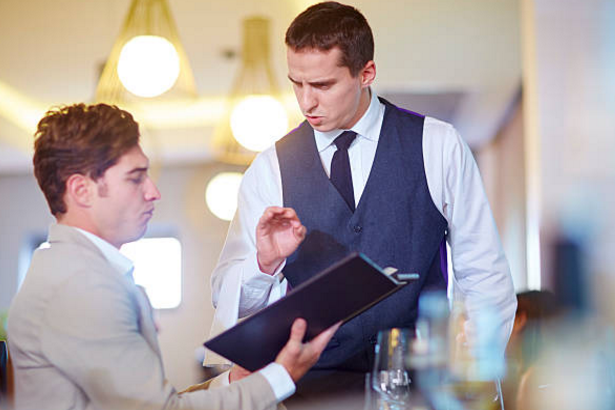 4 điều nhân viên phục vụ cần tránh khi xử lý phàn nàn của khách