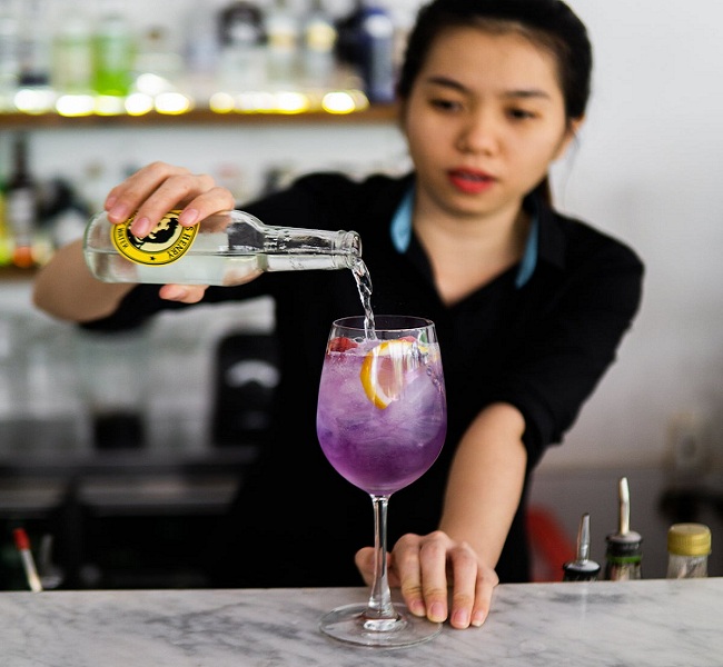 6 lý do chứng minh nữ giới sẽ trở thành bartender giỏi