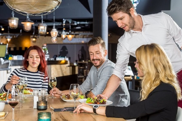 9 tips hay giúp nhà hàng rút cạn hầu bao của thực khách
