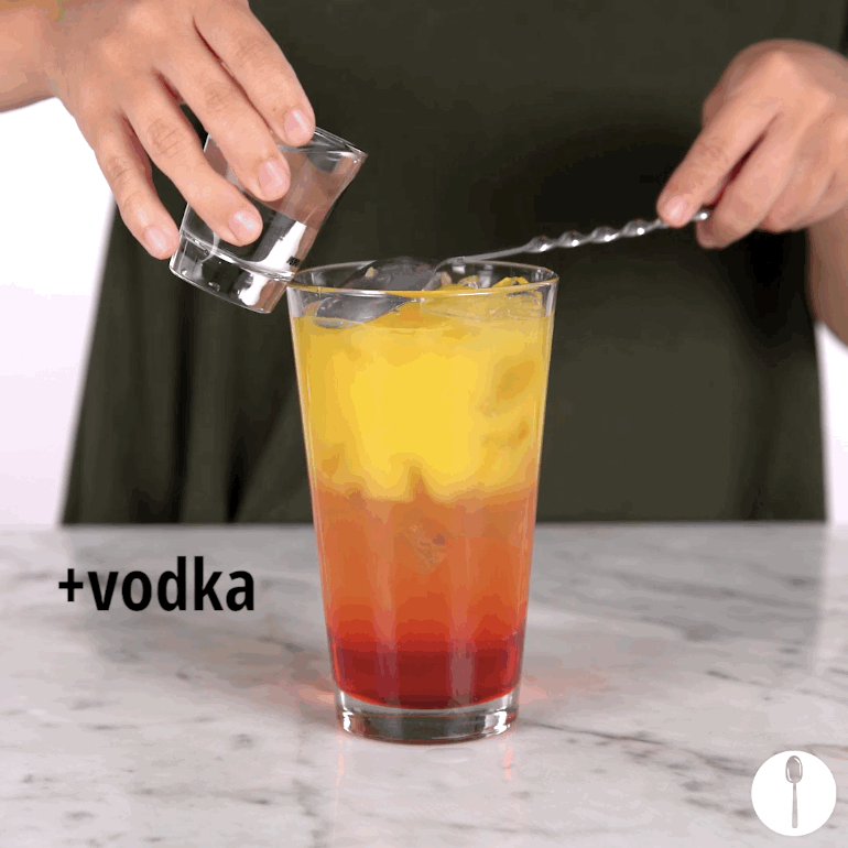 đã tìm ra tuyệt chiêu pha chế rainbow cocktail đẹp chất ngất cho bartender