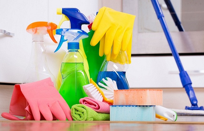 7 Nguyên tắc an toàn khi sử dụng hóa chất vệ sinh Housekeeping cần biết
