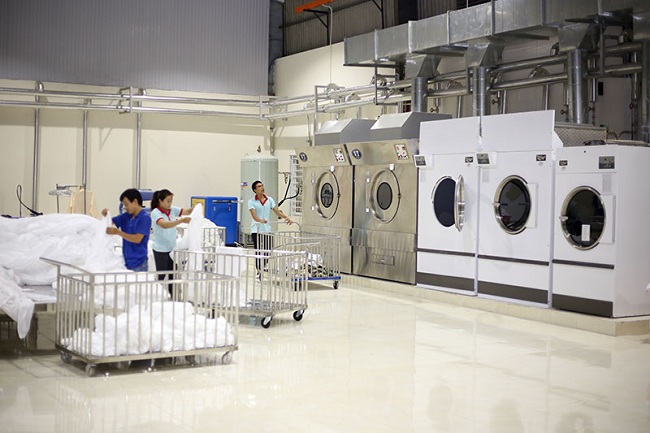 sai lầm cơ bản laundry dễ mắc phải khi giặt chăn - ga - gối khách sạn