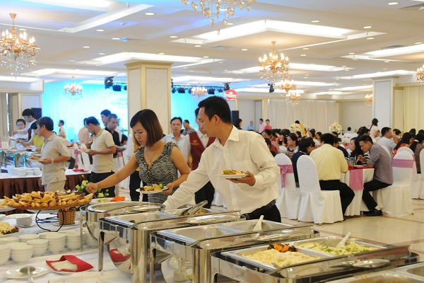 tâm lý ăn buffet xấu xí của khách việt khiến nhà hàng tổn thất