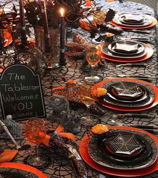 trang trí bàn ăn chủ đề halloween
