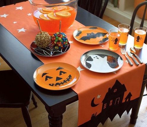 Trang trí bàn theo chủ đề Halloween