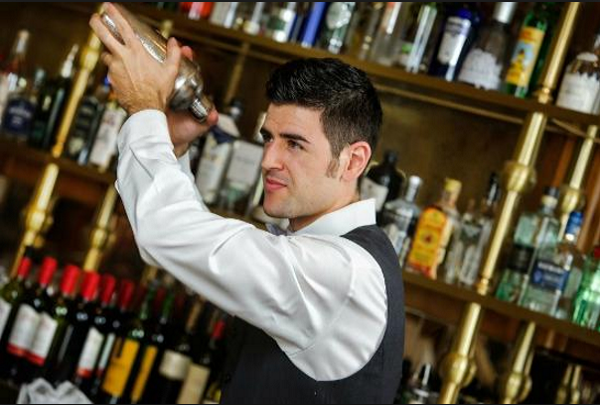 5 Kỹ Thuật Pha Chế Cần Thiết Bartender Cần Biết
