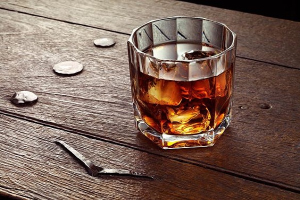 Cách phục vụ rượu Whisky nhân viên nhà hàng cần biết
