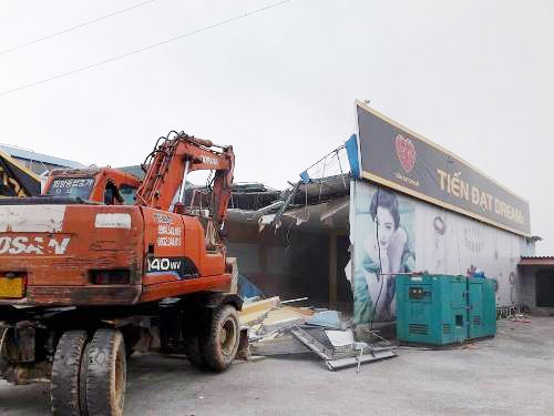 15 cửa hàng chỉ phục vụ khách Trung Quốc ở Hạ Long bị buộc đóng cửa