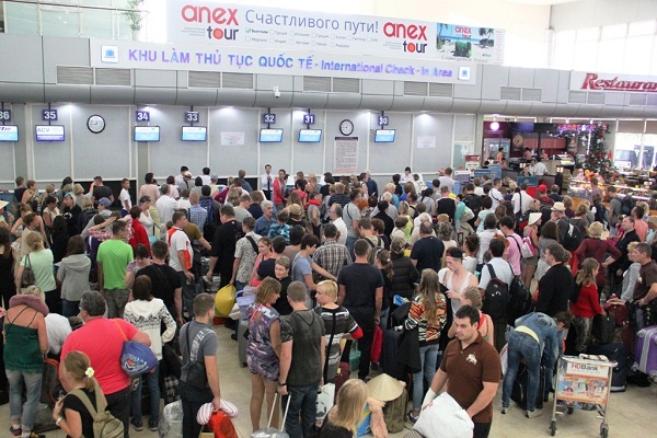 Sân bay Cam Ranh đón 1 triệu lượt khách trong hai tháng đầu năm