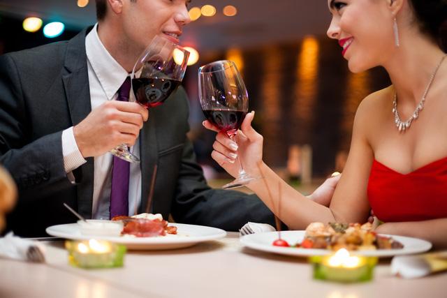 12 lưu ý khi phục vụ rượu vang nhân viên nhà hàng cần biết