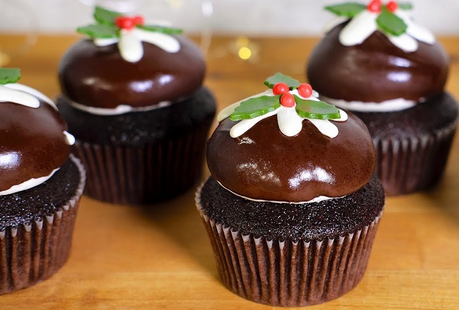 Hướng dẫn cách làm 7 loại cupcake thơm ngon - đẹp mắt cho bàn tiệc Giáng sinh