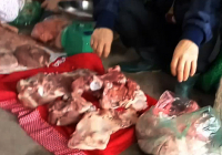 Hà Nội – Đã dẹp chợ bán thịt ôi thiu không đảm bảo an toàn thực phẩm !