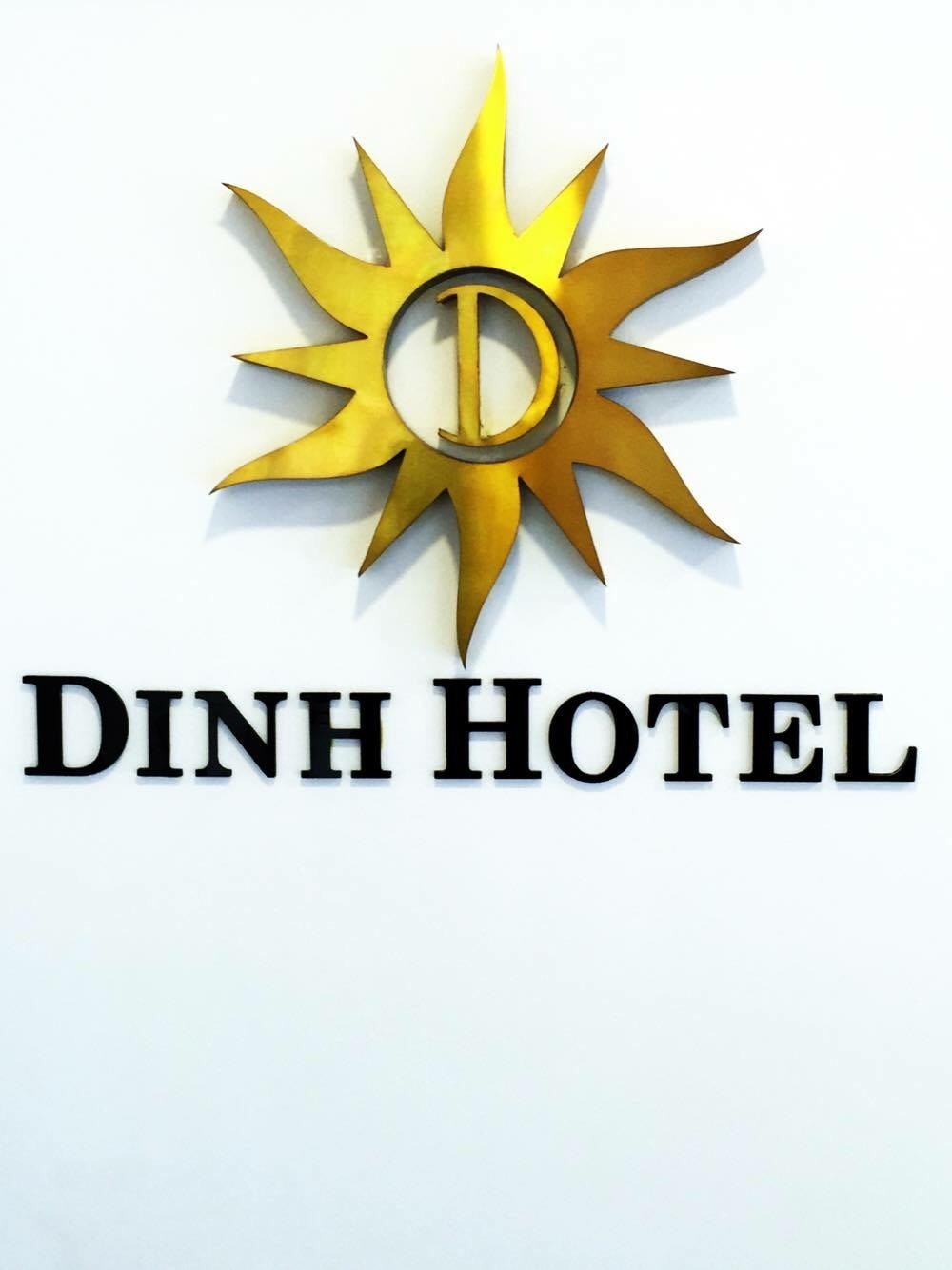 Dinh Hotel
