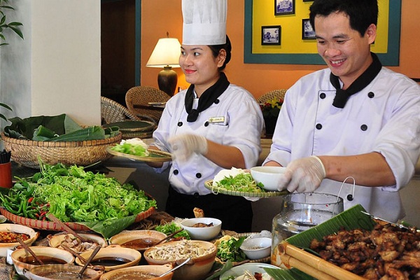Có dễ xin việc làm ngành Khách sạn – Nhà hàng ở Đà Nẵng?