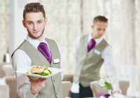Chưa có kinh nghiệm có làm nhân viên phục vụ nhà hàng được không?