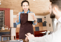 4 điều nhân viên phục vụ cần tránh khi phục vụ khách hàng khó tính