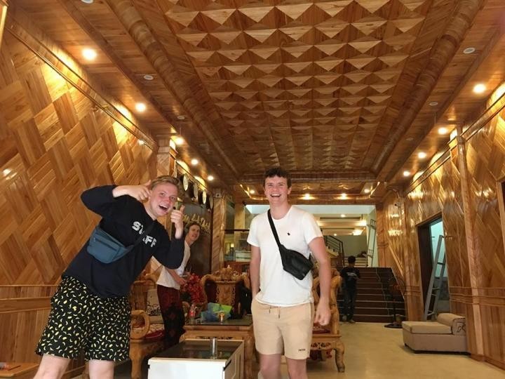 Hometravel Sapa - Long Anh Hotel