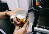 Sự khác biệt về kỹ thuật tạo bọt sữa dùng cho Cappuccino và Latte không phải Barista nào cũng biết