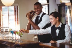 Bar Back là gì? Mô tả công việc Bar Back trong khách sạn – nhà hàng