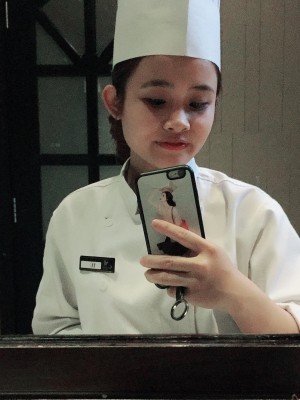 Lê Thị Cẩm Tú 