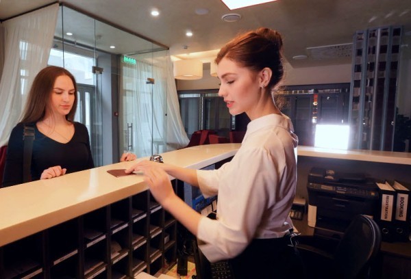 mẫu cv lễ tân khách sạn bằng tiếng anh