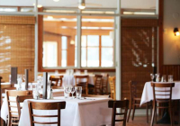 Tiêu chuẩn sắp xếp bàn ăn nhà hàng cho nhân viên phục vụ
