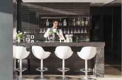 Bartender/ Barista xin việc ở đâu dễ nhất?
