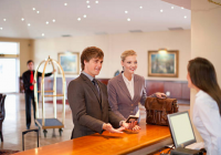 Những Nguyên tắc vàng trong giao tiếp nhân viên Nhà hàng - Khách sạn cần biết nếu muốn thăng tiến nhanh