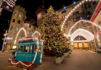100+ mẫu trang trí cây thông Noel đẹp mắt và ấn tượng cho khách sạn - nhà hàng