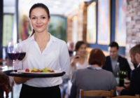 Nguyên tắc sử dụng khay chuẩn nhân viên phục vụ nhà hàng chuyên nghiệp