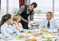 27 Quy trình phục vụ nhà hàng Waiter/ Waitress cần biết (P.1)