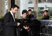 Kỹ năng giao tiếp tiếng Anh là gì? Làm thế nào để nhân viên khách sạn - nhà hàng cải thiện kỹ năng giao tiếp tiếng Anh?