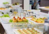 Tại sao khách sạn thường phục vụ buffet sáng miễn phí cho khách thuê phòng?