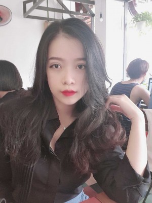 Hồ Thị Cẩm Tú