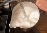 5 Cách tạo bọt sữa uống cùng cà phê Barista cần biết