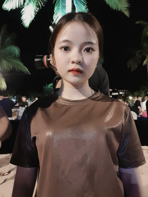 NGUYÊNX THỊ EM