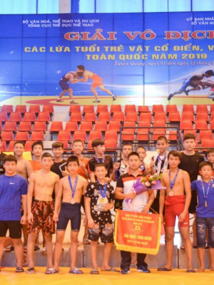 Tạ Hồng Tuấn