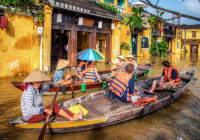 Hội An gặp khó ló khôn với tour du lịch dạo phố cổ bằng ghe