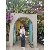 Tạ Trần Tú Anh 