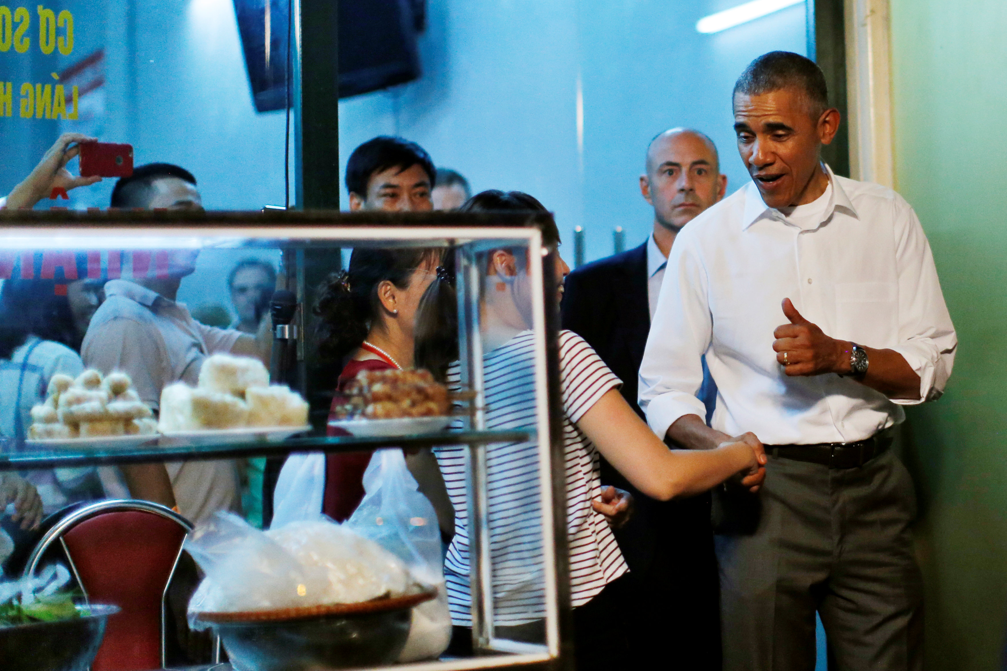 Câu chuyện ông Obama ăn bún chả từ góc nhìn kinh doanh