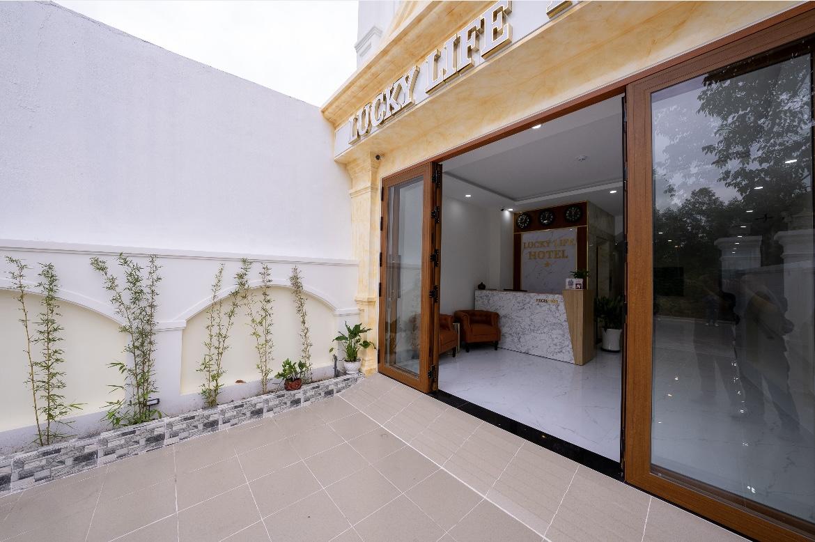 LUCKY LIFE HOTEL