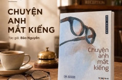 “Chuyện anh mắt kiếng” – Cuốn sách nghề khách sạn đọc để cười, rồi thấy mình trong đó